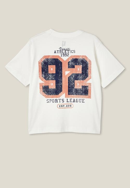 Cotton On - Jonny short sleeve graphic print tee - vanilla/varsity athletics 1992