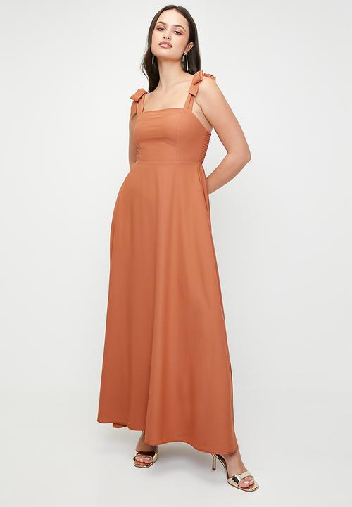 MILLA - Square neck maxi dress with tie detail - chutney