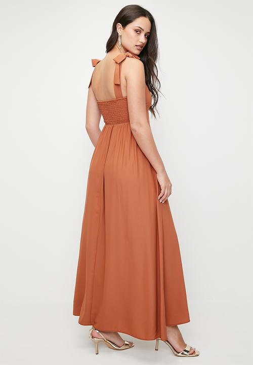 MILLA - Square neck maxi dress with tie detail - chutney