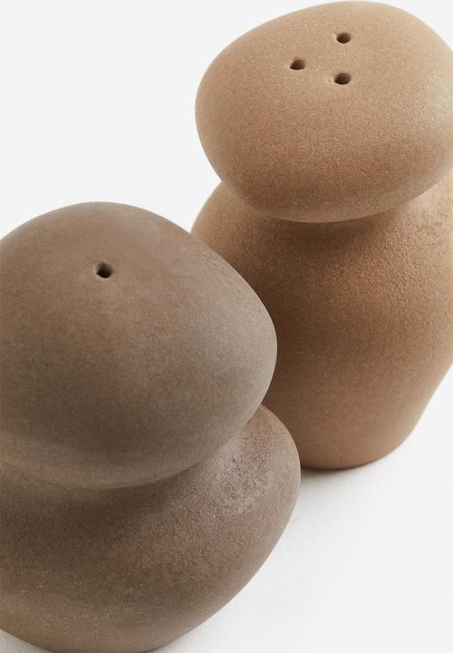 H&M - Ceramic salt and pepper set - beige brown