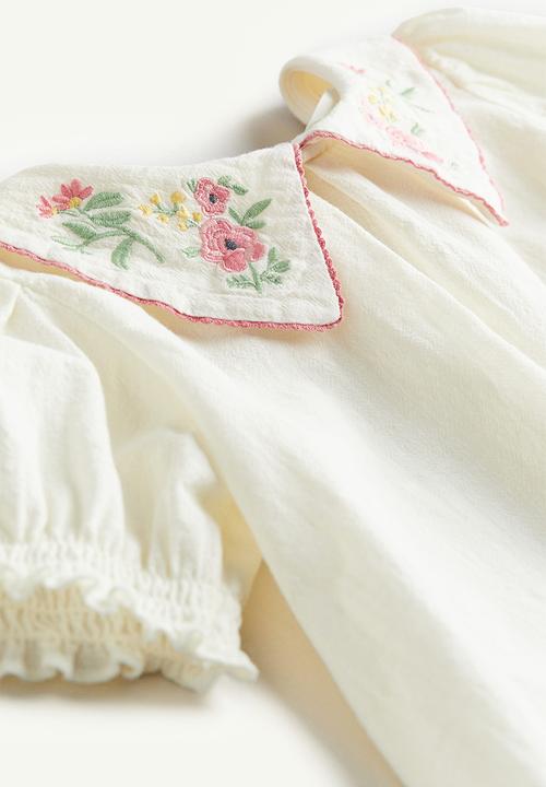 H&M - Embroidered-motif blouse - cream