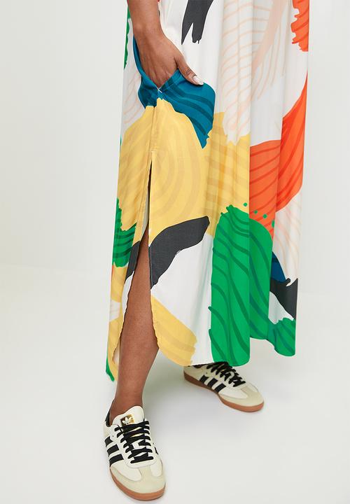Superbalist - Woven T-shirt dress - gauguin macro floral