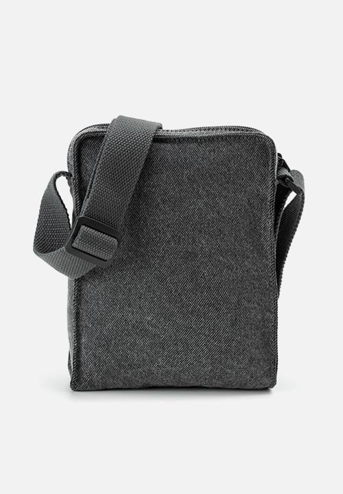 Levi’s® - Small ns zip crossbody 56 - dark grey