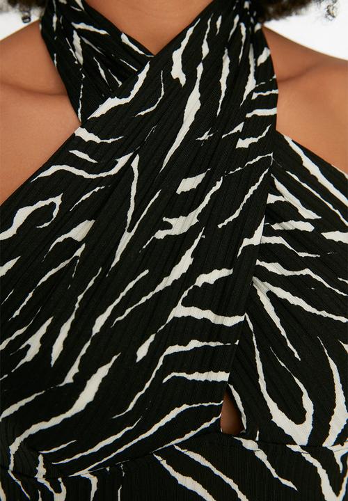 Trendyol - Printed halter neck fitted crop stretchy knitted top - black