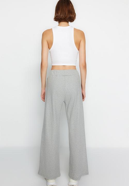 Trendyol - Wide Leg/Relaxed Fit Ribbed Knitted Sweatpants - Gray 