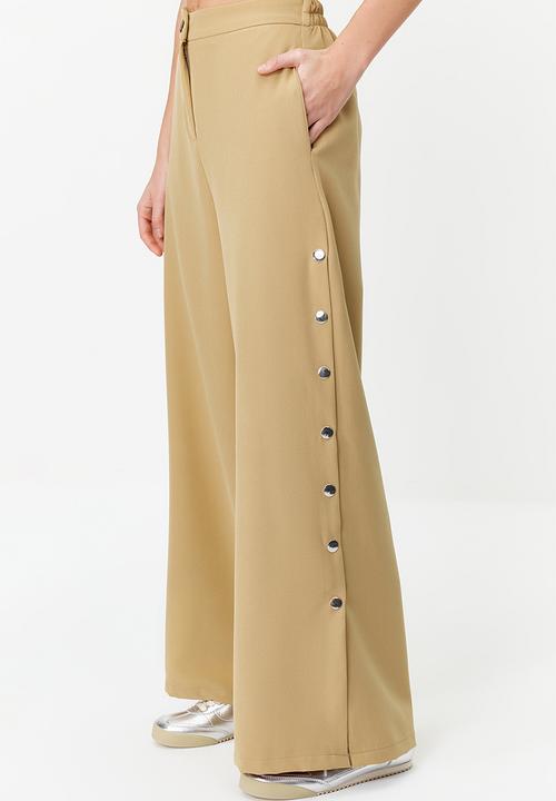 Trendyol - Wide leg woven trousers with side buttons - beige 