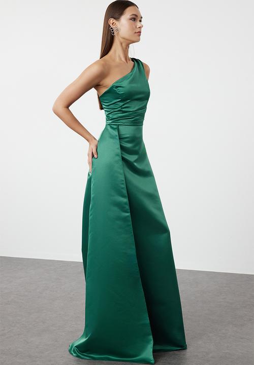 slim fit dress slacks V Neck Emerald Green Satin Prom Dresses, Emerald Green Satin Long Form –  morievent main image 0