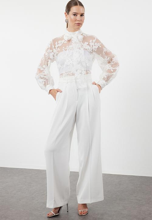 Trendyol - Floral patterned tied woven blouse - white