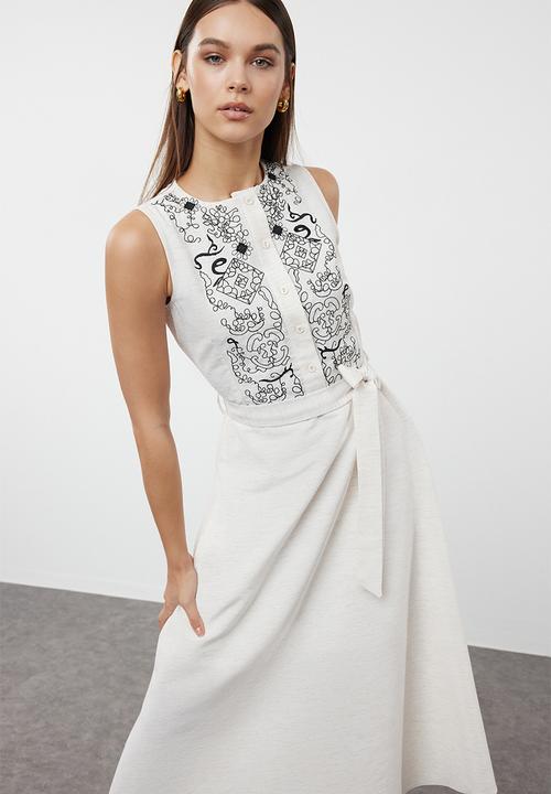 Trendyol - Belted embroidered midi woven dress - white