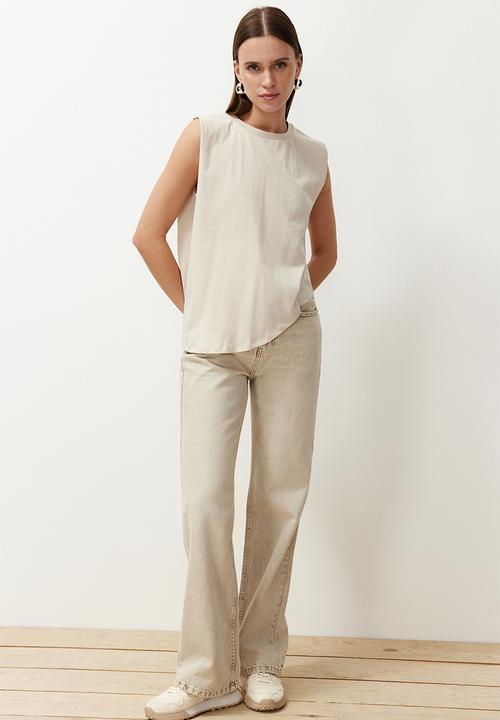 Trendyol - Asymmetrical crew neck knitted t-shirt - stone