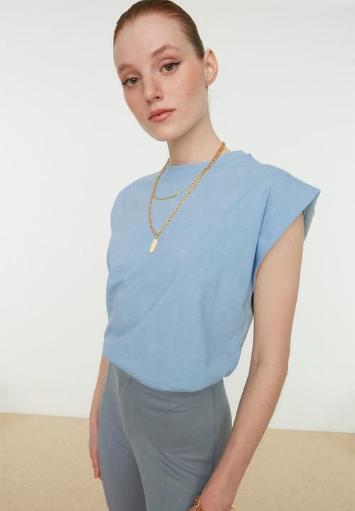 Trendyol - Sleeveless basic knitted t-shirt - blue