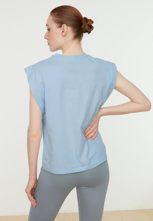Trendyol - Sleeveless basic knitted t-shirt - blue