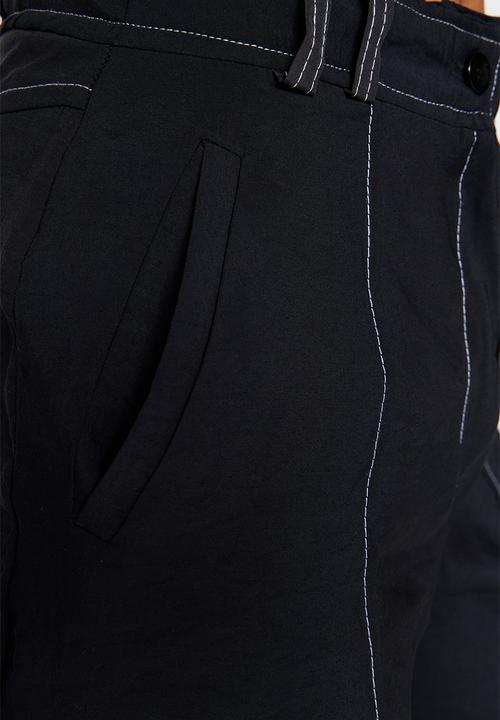 Trendyol - Cargo wide leg woven trousers with contrast stitching - black