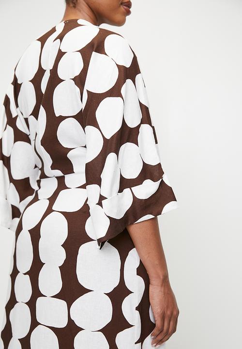 Me&B - Plus Linen Kimono Wrap Dress  - Chocbubble