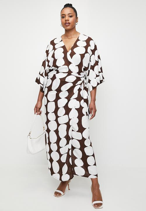 Me&B - Plus Linen Kimono Wrap Dress  - Chocbubble