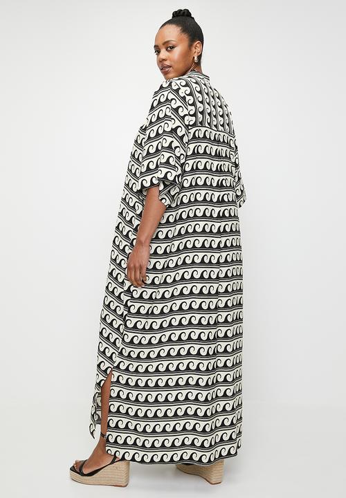 Me&B - Plus The Tunic Bib Front Maxi Dress - Wavestripe