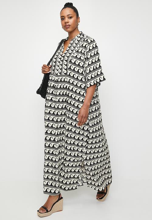 Me&B - Plus The Tunic Bib Front Maxi Dress - Wavestripe