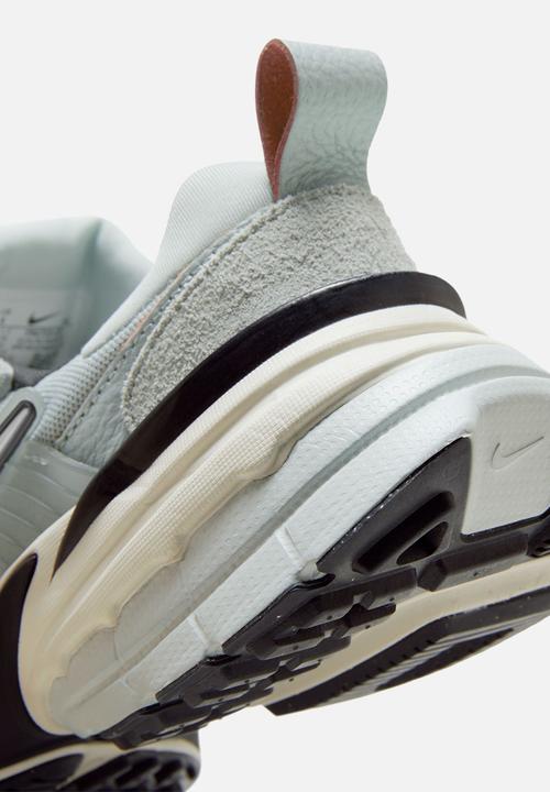 Nike - V2K Run