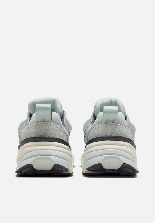 Nike - V2K Run