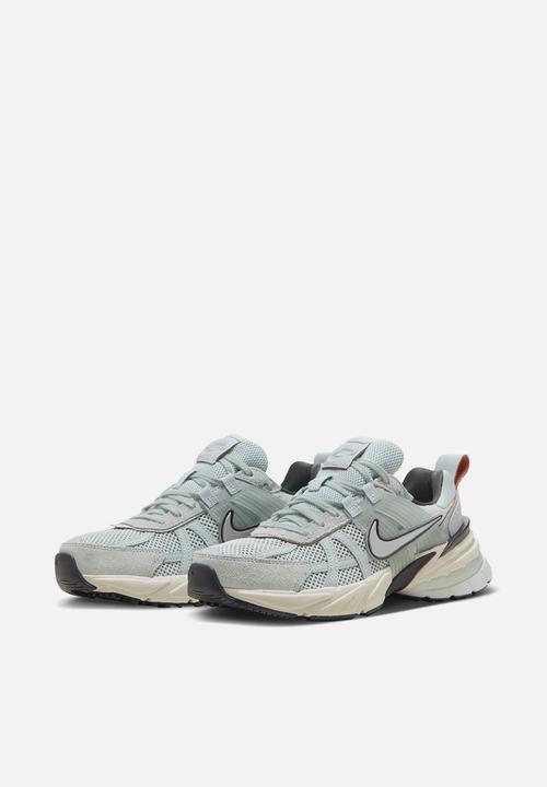 Nike - V2K Run