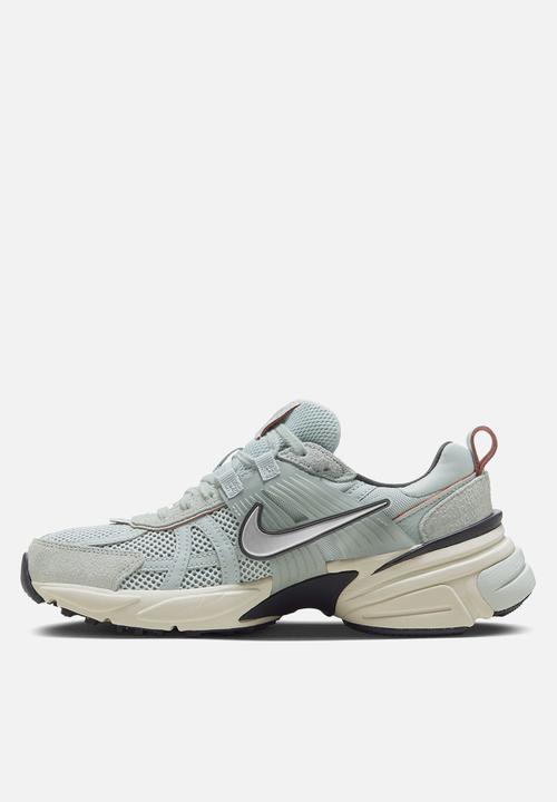 Nike - V2K Run