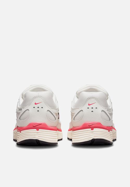Nike - P-6000