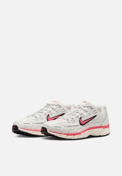 Nike - P-6000