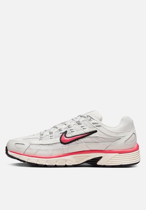 Nike - P-6000
