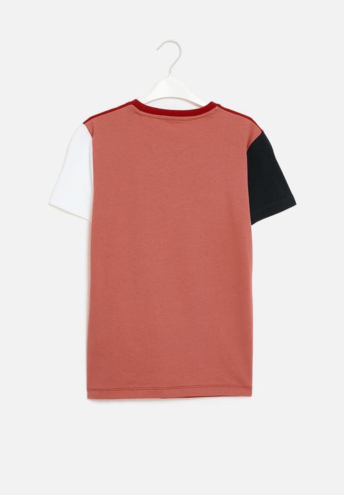 POLO - Boys tyler colour blocked tee - red