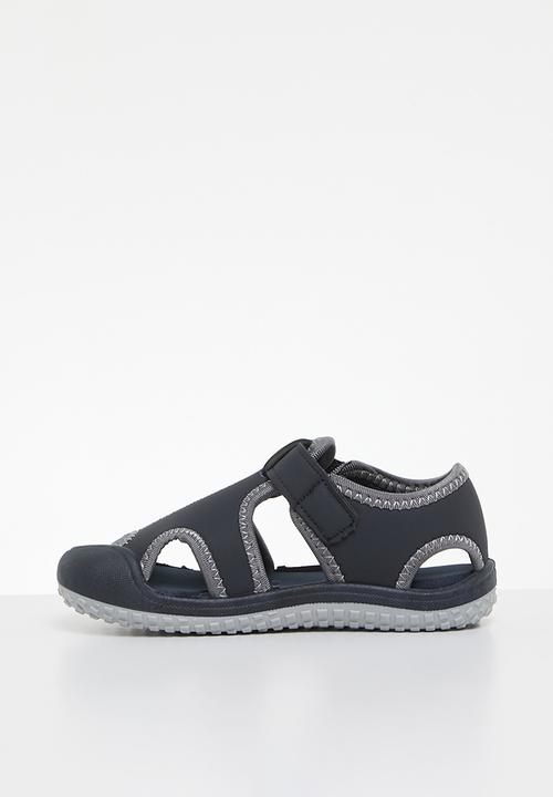SOVIET - I singh 24 - black mono