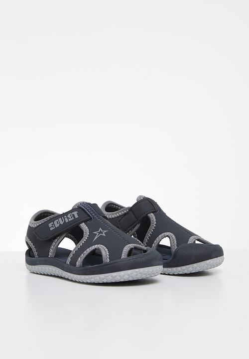 SOVIET - I singh 24 - black mono