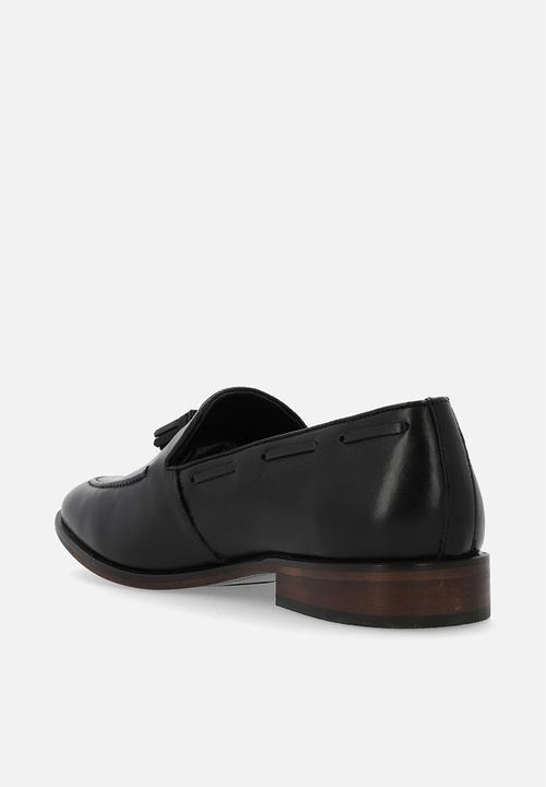 Hush Puppies - Idris - Black