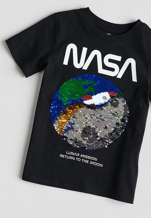 H&M - Reversible-sequin t-shirt - black & nasa