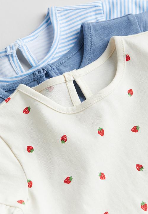 H&M - 3 pack cotton tops - white strawberries