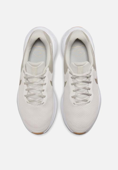 Nike - Revolution 7