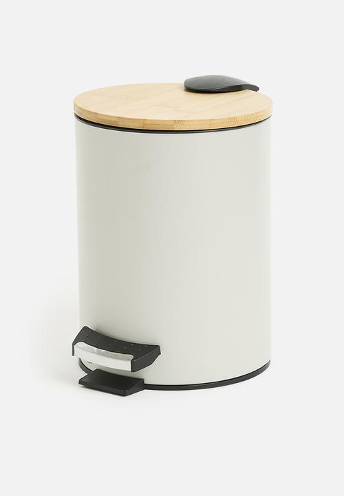 Bathroom Solutions - 3L Bamboo lid pedal bin - cream
