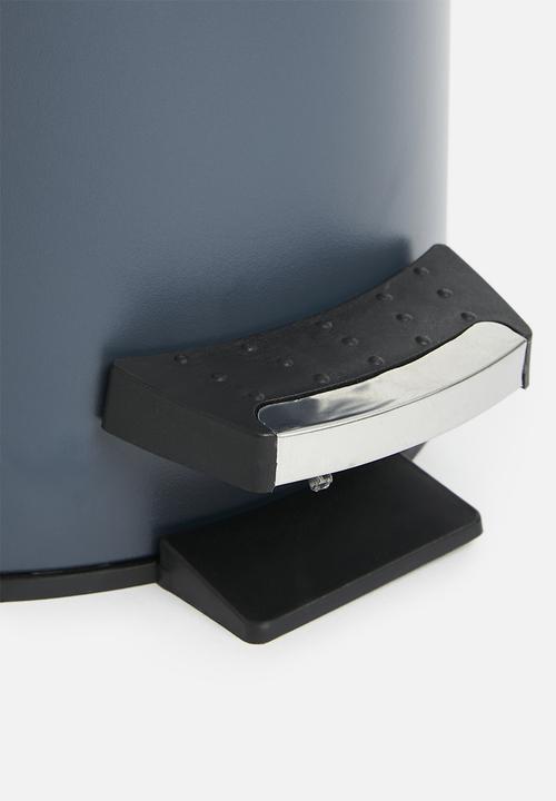 Bathroom Solutions - 3L Bamboo lid pedal bin - grey