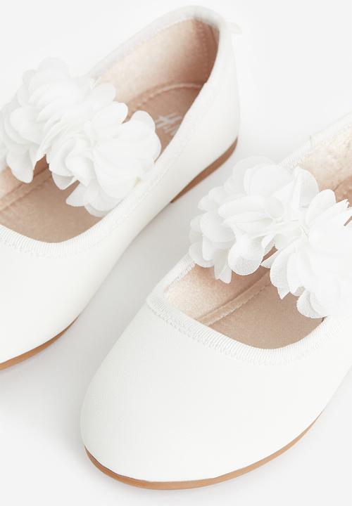 H&M - Appliquéd ballet pumps - white