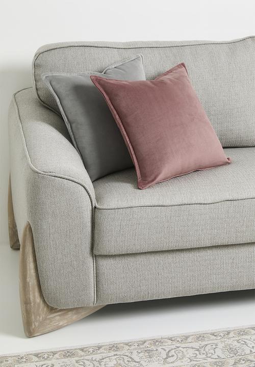 Grey Gardens - Rema velvet cushion cover - Blush