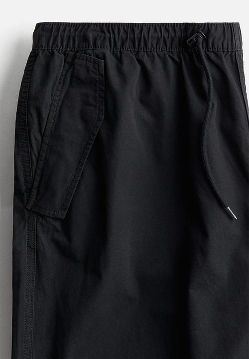 H&M - Loose fit parachute trousers - black