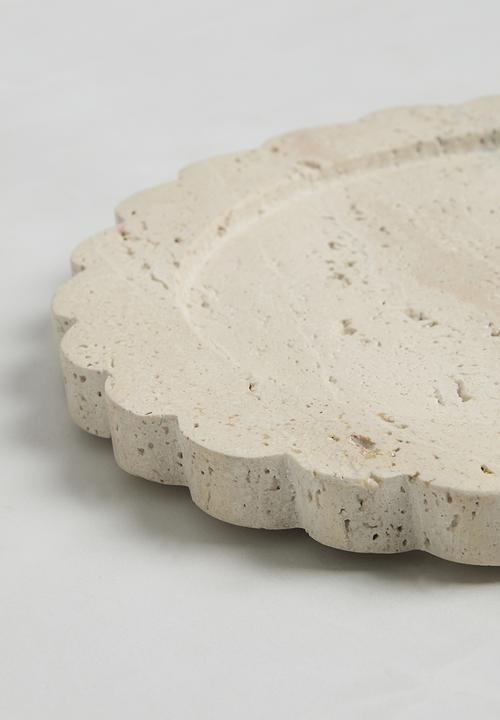 Sixth Floor - Scalloped platter - Natural
