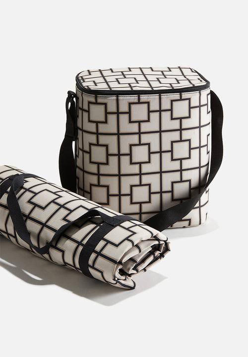 H&M - Patterned picnic blanket - white patterned 