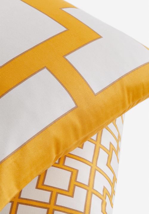 H&M - 2-Pack satin cushion covers - yellow patterned