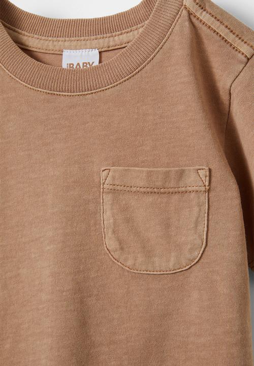 Cotton On - Jamie short sleeve graphic print tee - taupy brown wash