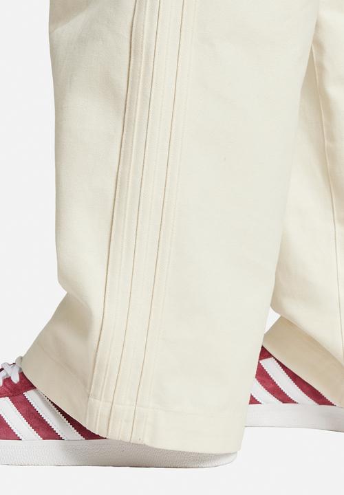 adidas Originals - Premium Essentials Twill Cargo Pants - Wonder White