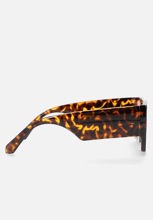 Superbalist - Neve oversized sunglasses-brown