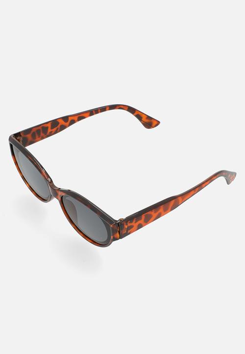 Superbalist - Becks cateye sunglasses-brown