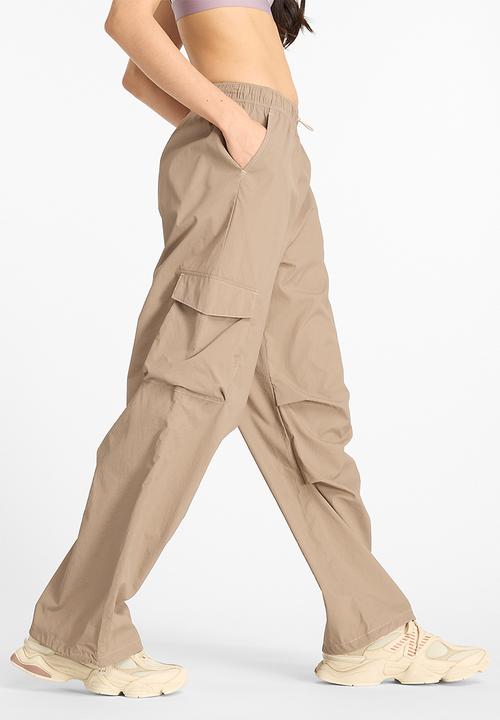 New Balance  - Cargo woven pant - light mushroom