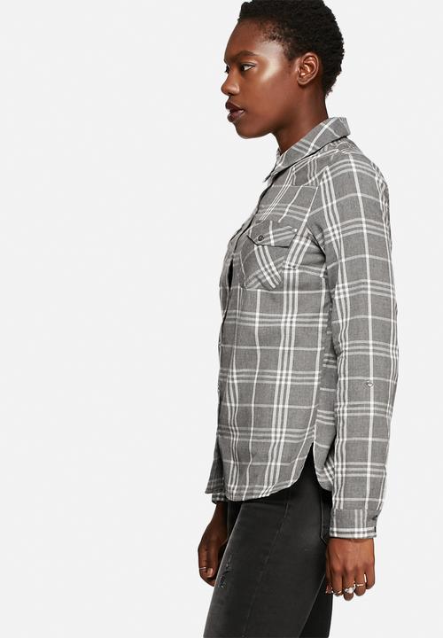 Noisy May - Erik Shirt