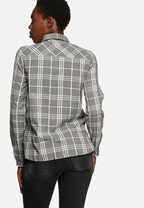Noisy May - Erik Shirt